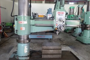 RADIAL DRILLING MACHINE(BR-1.5)
