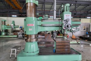 RADIAL DRILLING MACHINE